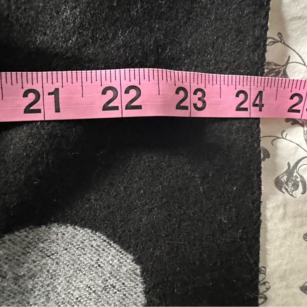 Cashmere Black and Gray Skull Pattern Scarf - Picture 6 of 7